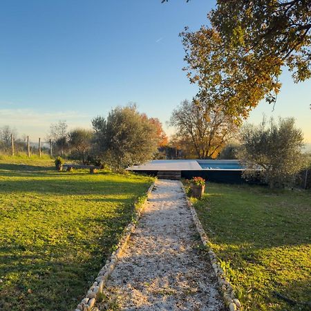 Casale Le Brecce B&B Отриколи Экстерьер фото
