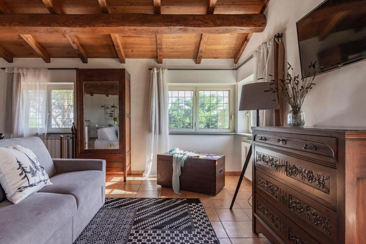 Casale Le Brecce B&B Отриколи Экстерьер фото